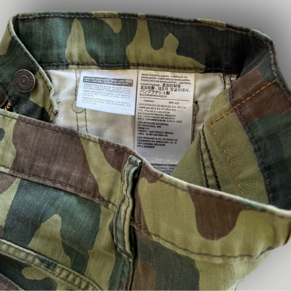 Levi’s 541 Camouflage Jeans - Picture 5 of 11